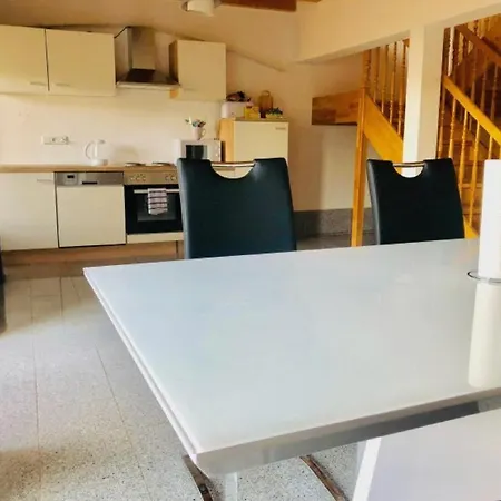 Heidi's Ferienhaus Дом отдыха Шкойдиц